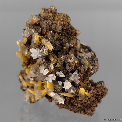 Вульфенит, кальцит (?), лимонит. Мексика. 31*35*25мм