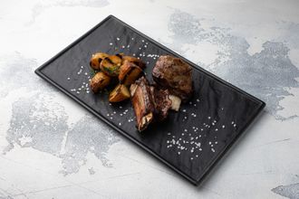 Рёбра кальби с печёным картофелем (200/150гр.)