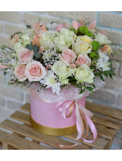 Шляпная коробка с кустовыми розами