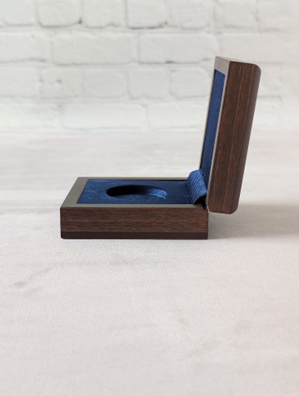 Стандартный футляр для монеты