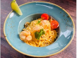 Паста том ям с креветками