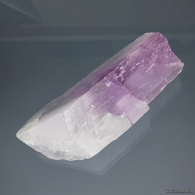 Кунцит (разн. сподумен). Афганистан. 84*35*27мм