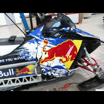 Наклейки на снегоход Polaris PRO RMK 2011-2015 RedBull №121