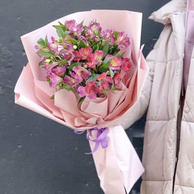 Комплимент из альстромерии