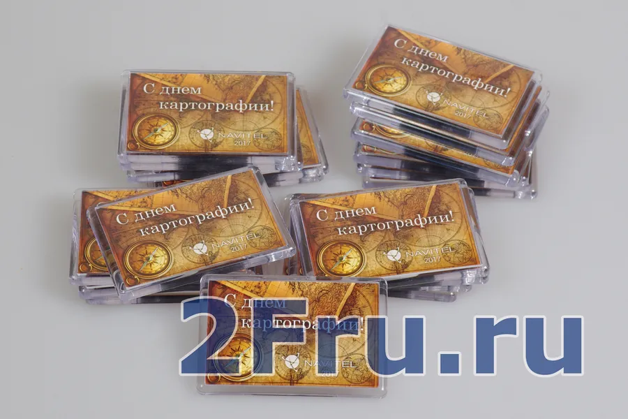 Пластиковые (акриловые) магниты 52х77 мм.