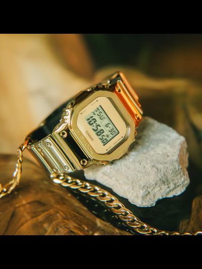 Часы Casio G-Shock GM-5600YMG-9