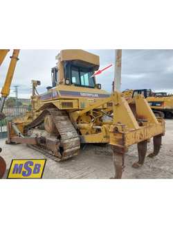 Стекло заднее неподвижная форточка на Caterpillar D7R.
