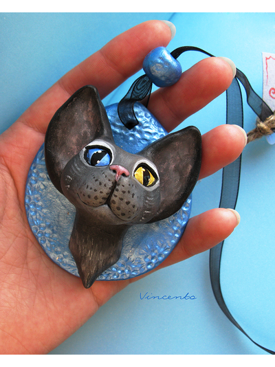 Лунный котик. Необычная подвеска с кошкой из полимерной глины