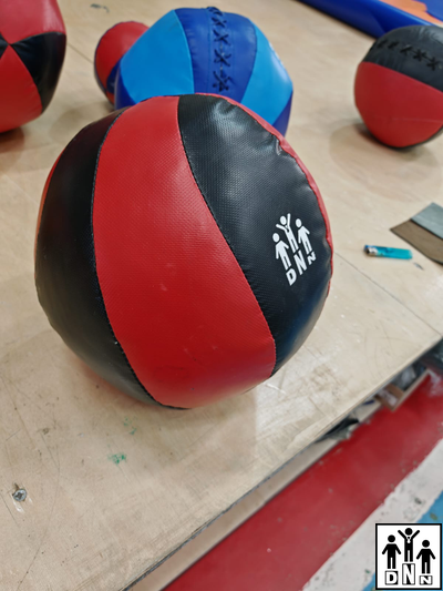 Мяч медбол из тента