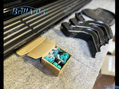 Подножки с подсветкой Toyota Land Cruiser 300 черные