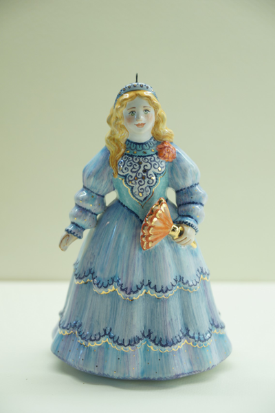 Золушка на балу