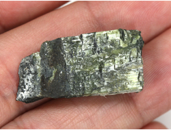 Хризотил-асбест, необработанный образец, Россия, КЧР, Урупский район, Беденский массив, м-ние Мощевая балка (29*14*6 мм, 4,2 г) №29871