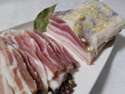 Сало соленое с чесноком домашнее | Ферма СытникЪ