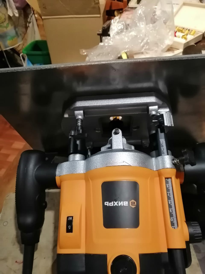 Пластина под ВИХРЬ ФМ-1900 (V1 старая версия) для установки фрезера в стол 350*250 ММ. с гравировкой линеек