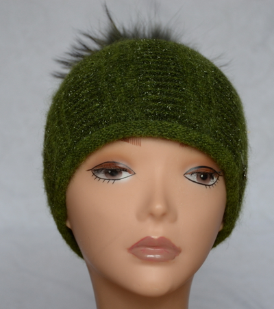 stilnaya-zhenskaya-shapka-s-pomponom-vizio-italiya-6467-zelenaya