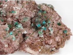 Брошантит, коллекционный образец, Марокко (75*52*34 мм, 167 г) №28627