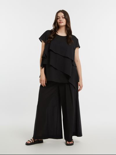 Женская блуза с воланом