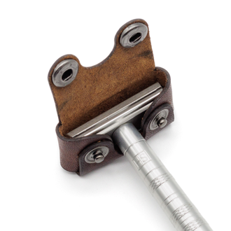 Чехол для лезвия Т-образной бритвы Henson Shaving защитный, коричневая кожа