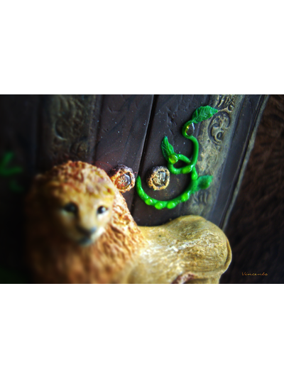 Колье "Аслан. Хроники Нарнии" (пышное колье с подвеской ручной работы)