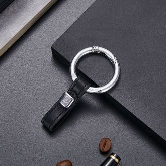 Чёрный кожаный брелок для чехла от автомобильных ключей