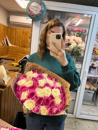 51 роза 40 см белая и розовая