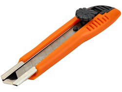 Нож *СТАНДАРТ 2* (пластик) 18 мм