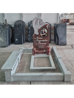Памятник из красного гранита  с ангелом  264 цветной портрет