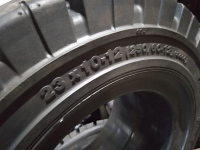 Шина цельнолитая 23х10-12 ( 250/60-12 ) BKT MAGLIFT STD