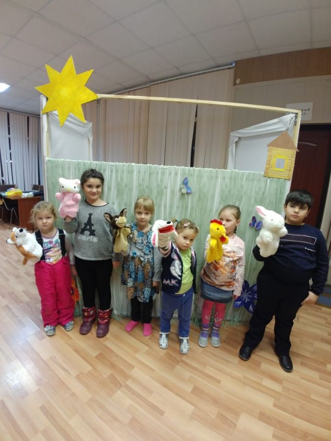 занятие в театральном кружке для детей. театральные кружки для детей. детские театральные студии. занятие по театральному кружку. театральный кружок в саду.