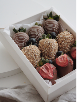 Набор 9 клубник в шоколаде