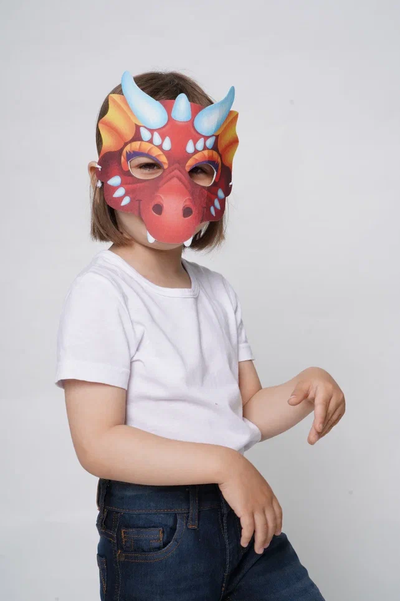 Кукольный театр. Маска "Красный дракон"