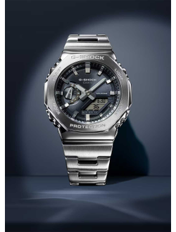 Часы Casio G-Shock GM-2110D-8A