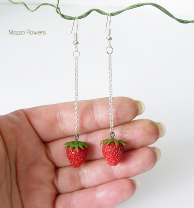 Серьги-цепочки "Садовая земляника" . ЕСТЬ В НАЛИЧИИ.
