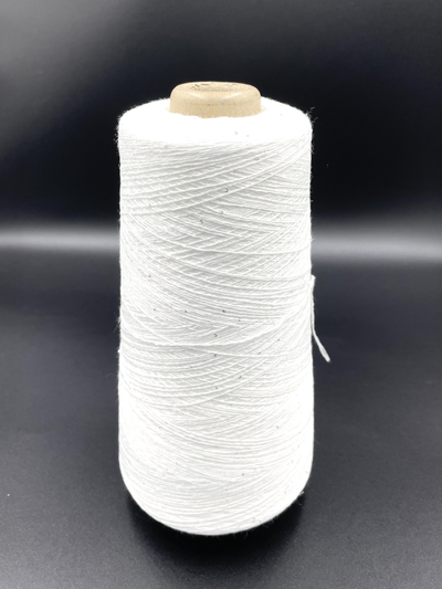 100% МЕРСЕРИЗОВАННЫЙ ХЛОПОК С СЕРЕБРИСТОЙ МИКРОПАЙЕТКОЙ 1мм, 250 грамм/2000 метров, цв. 002 белоснежный