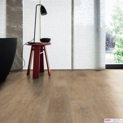 Декор ламината Haro  Дуб Ливорно Дымчатый 538650 в интерьере прихожей