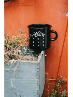 Эмалированная кружка черная Adventure