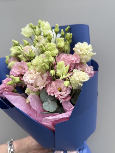 Букет из лизиантуса "Безмятежное счастье "