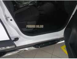 Порог труба с проступью d76 для Renault Kaptur (2017-)