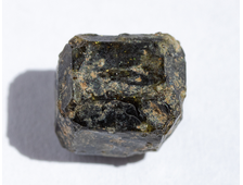 Вилуит, кристалл, Якутия (10*9*8,5 мм, 1,8 г) №19157