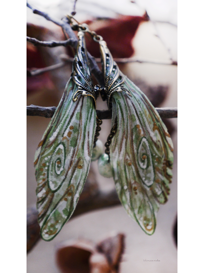 Серьги-крылья "Ветер Мглистой Гавани" из шёлка с кристаллами