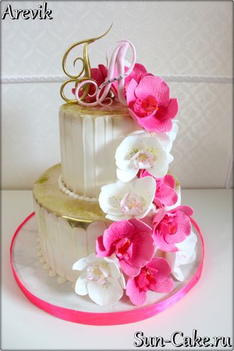 Торт свадебный с бело-розовыми цветами