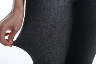 Модные леджинсы с рисунком под три типа джинсовых брюк. Мягкий и эластичный материал сидит по фигуре