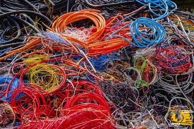 Скупка UTP кабеля (витая пара) по высоким ценам! Компания «Вторкабель» принимает лом слаботочного кабеля в изоляции. Обращайтесь!