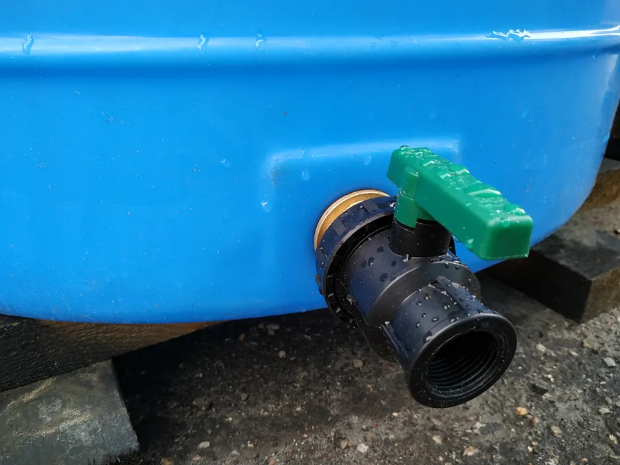 Врезка крана 3/4 Ду20 в емкость ЭВЛ500