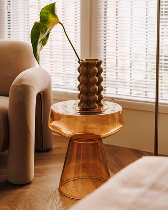 Охровый приставной столик “Флу” Ø 37