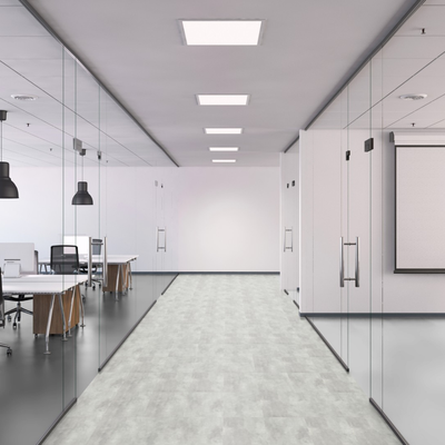 Виниловый пол Wineo 400 Stone Wisdom Concrete Dusky DB00140 в интерьере офиса