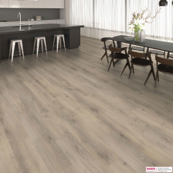 Декор ламината Haro Tritty 200 Aqua Дуб Эмилия Вельвет Серый 540244 в интерьере гостиной