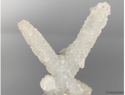 Пренит(?), псевдосталлактит. Индия. 48*36*16мм