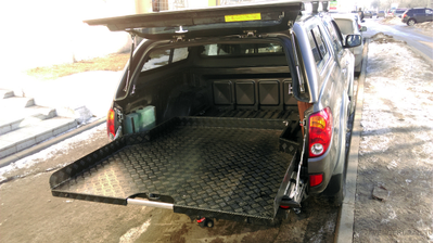 Платформа грузовая выкатная Mitsubishi L200 (2006-2014, двойная кабина, короткий кузов, установка без пластикового вкладыша) АВС-Дизайн