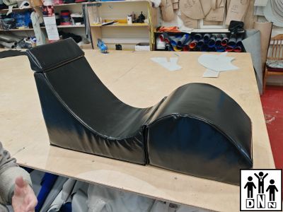 Терапевтическое релаксирующее кресло Кубик Большой - L60xB40xH50 черный, винилискожа DNN